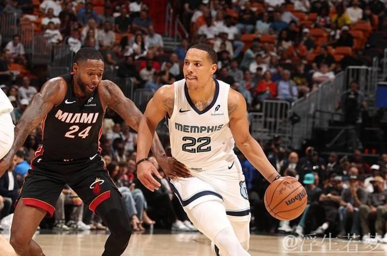 莫兰特压哨制胜30+5 希罗砍35+9 灰熊力克热火